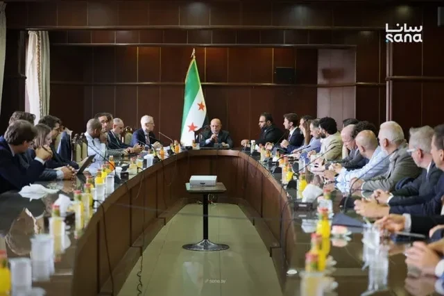 وفد استثماري دولي يبحث مع وزير الاقتصاد سبل تعزيز التعاون وتطوير بيئة الاستثمار في سوريا