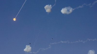 قلق في إسرائيل من التهديدات الإيرانية.. وخطط لتطوير منظومة دفاع بالليزر