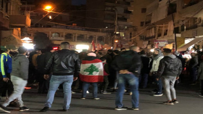 محتجون يقطعون طرقات صيدا.. ومراقبون يتوقعون موجة جديدة من الحراك الشعبي في لبنان