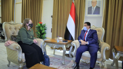 وزير الخارجية اليمني يحذر من تصعيد الحوثيين في مأرب