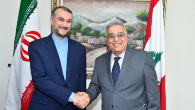 وزير خارجية إيران يعرض على لبنان بناء معملين لتوليد الكهرباء
