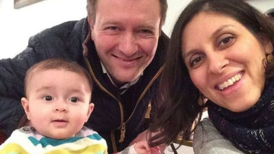 زوج المعتقلة "راتكليف" في إيران يبدأ إضرابا عن الطعام