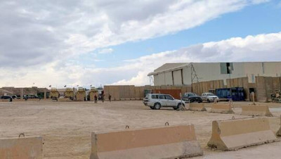 قصف صاروخي يستهدف قاعدة عين الأسد وطائرات أمريكية تستنفر