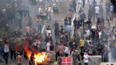 بالحديد والنار.. الأمن الإيراني يواصل قمع الاحتجاجات (فيديو)