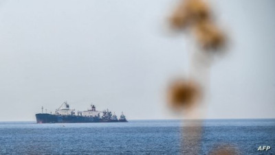 إيران تنوي الإفراج عن طواقم ناقلتين يونانيتين