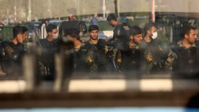 طبيب إيراني: معظم إصابات المحتجين كانت في العين والرئتين