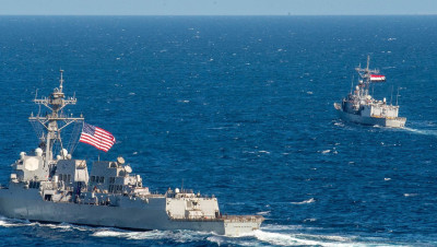 وزير الإعلام اليمني: إيران تصعّد عمليات تهريب السلاح للحوثيين