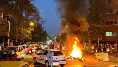 وزير خارجية إيران ينفي قتل المتظاهرين أو اعتقال الطلاب والصحافيين