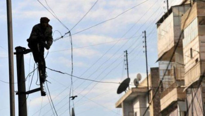 ميليشيات "الحـرس الثـوري الإيـراني" تبتز أهالي البوكمال لتأمين الخدمات الرئيسية