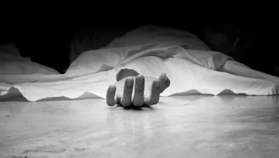 تفسير حلم ميت يحضني ويبكي