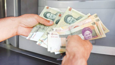 لماذا حذفت إيران أربعة أصفار من عملتها واستبدلت الريال بالتومان؟