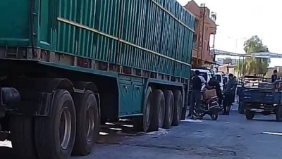 نظام الأسد وميليشيات إيـران يسطون على مساعدات "الهلال الأحمر" في البوكمال