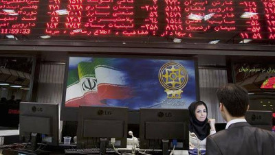 وصفوها بـ"الكازينو الإسلامي".. إيرانيون يتظاهرون أمام بورصة طهران ويهتفون "الموت لروحاني" (فيديو)