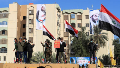 السفارة الأمريكية في بغداد.. "الحشد" ينسحب و"حزب الله" يرفض