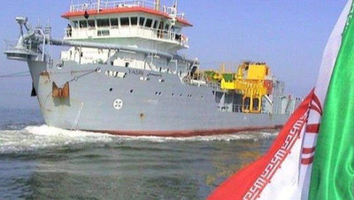 برلماني إيـراني يكشف عن إرسال بلاده سفنا حملت نوابا إلى اليمن