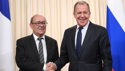 موسكو وباريس: لا بديل عن الاتفاق النووي مع إيران