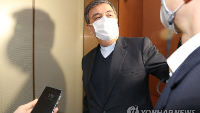 تداعيات احتجاز السفينة الكورية لدى إيران.. استدعاء سفراء وإرسال وفود