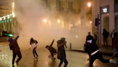 لبنان.. حملة تضامن واسعة مع شاب فقد عينه اليمنى برصاص مطاطي