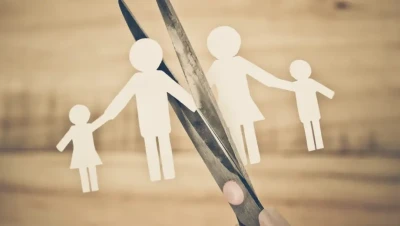 تفسير حلم الطلاق للمتزوجة والعزباء والحامل: تأويلات ابن سيرين، النابلسي، وابن شاهين