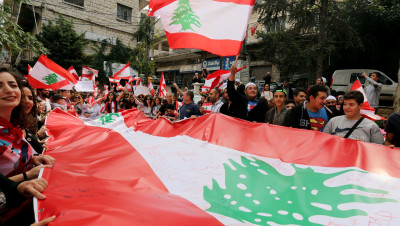 "حزب الله" يصعّد في بيروت وزعرانه يهاجمون المتظاهرين ويقتحمون خيامهم