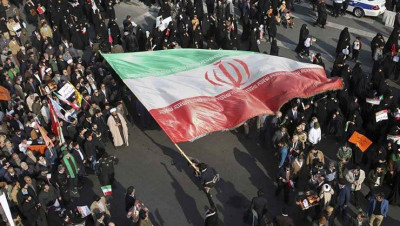 احتجاجات في إيران تهتف "الموت لخامنئي" (فيديو)