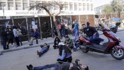 لبنان.. اشتباكات بين قوات الأمن والمحتجين في بيروت