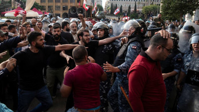 زعيم "حزب الله" يخوّن الحراك اللبناني ويهاجم شعاراته