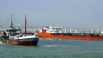 رغم العقوبات.. ناقلة نفط إيرانية تغادر فنزويلا نحو الخليج