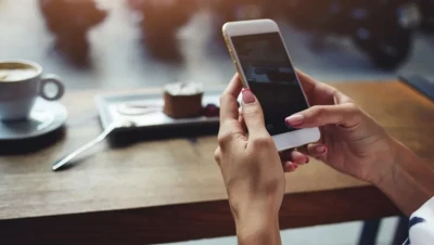 تفسير رؤية الهاتف النقال في المنام: دلالات الاتصال والتواصل