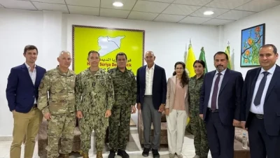 المبعوث الأميركي وقائد “السينتكوم” يبحثان مع قسد دعم الاندماج السياسي ووحدة سوريا