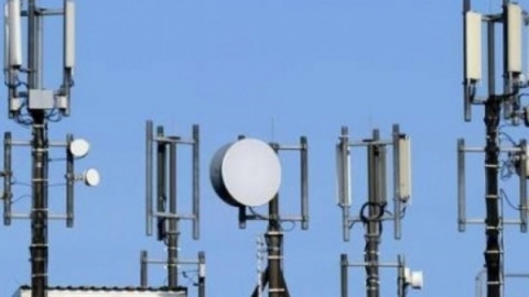 الحوثيون يستغلون سطوتهم ويحظرو...