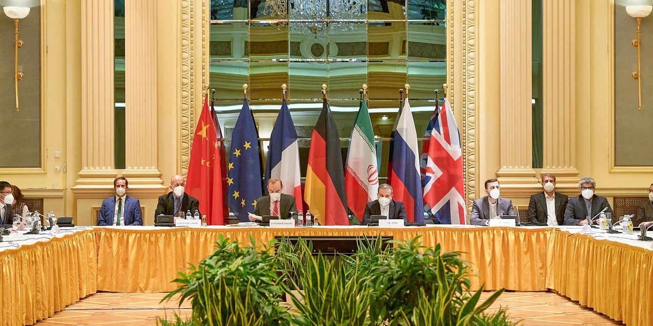 "الحرس الثوري ومكتب خامنئي".. "عقبتان" أمام مفاوضات فيينا بين واشنطن وطهران