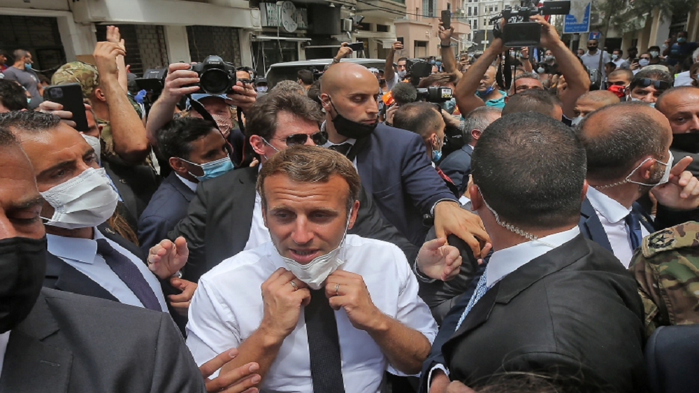 تشمل 40 مسؤولا.. "عصا العقوبات" آخر ورقة فرنسية للضغط على سياسيي لبنان