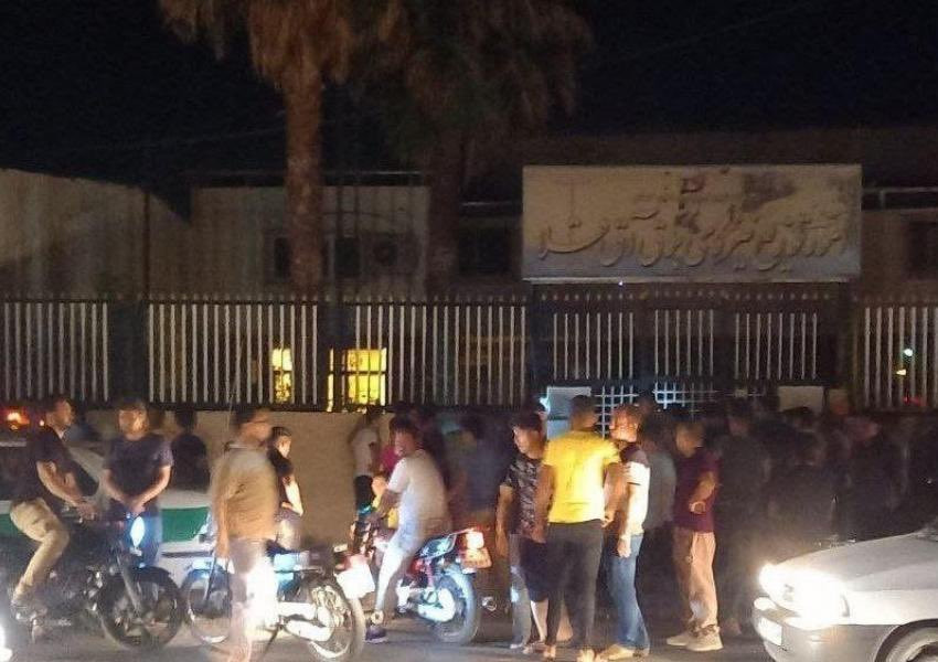 من قلب طهران.. إيرانيون يهتفون: الموت لخامنئي.. الموت للديكتاتور (فيديو)