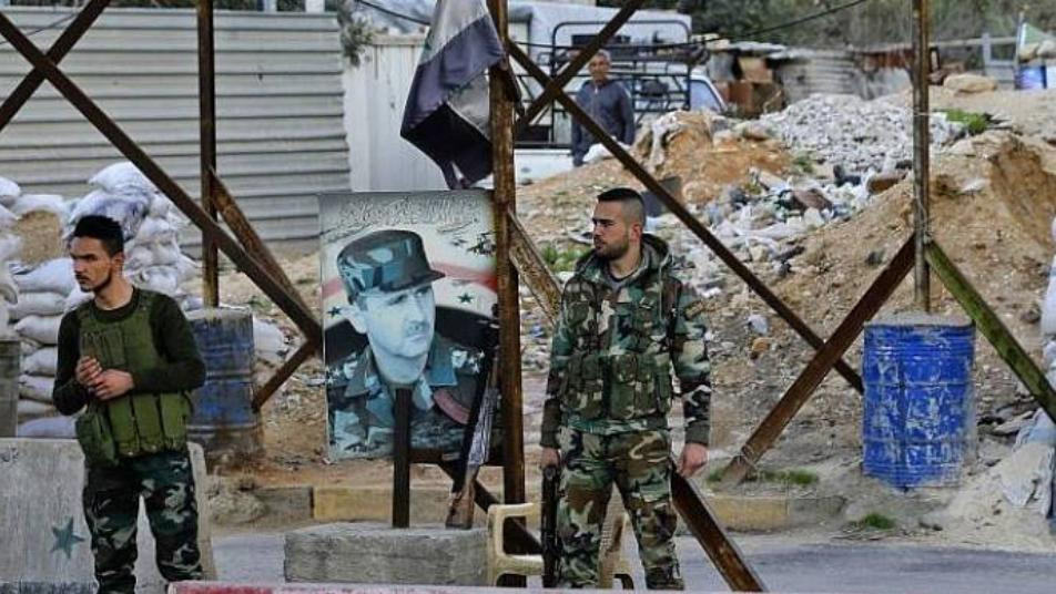 "فتشوا ملابسي الداخلية".. زوجة عنصــر بـ"حــزب الله" تكشف ما حدث معها على حاجز لـ"الفرقــة الرابــعة" (فيديو)