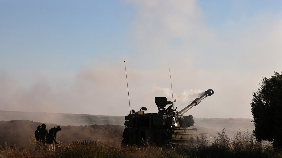 للمرة الثانية.. إسرائيل تقصف مواقع جنوب لبنان ردا على صواريخ "حــزب الله"