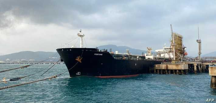 إيران تعلن إحباط هجوم على ناقلة نفط في خليج عدن