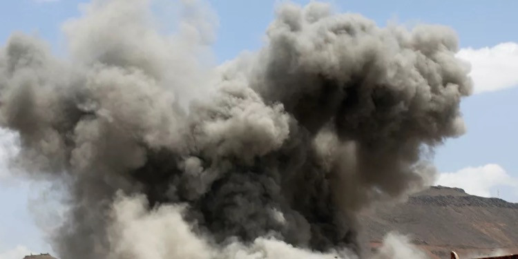 "وول ستريت جورنال" تكشف سبب هجوم الحوثيين على الإمارات ودور إيران