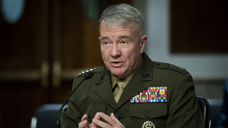 "كينيث ماكنزي": إيران تمتلك صواريخ تصل إلى تل أبيب