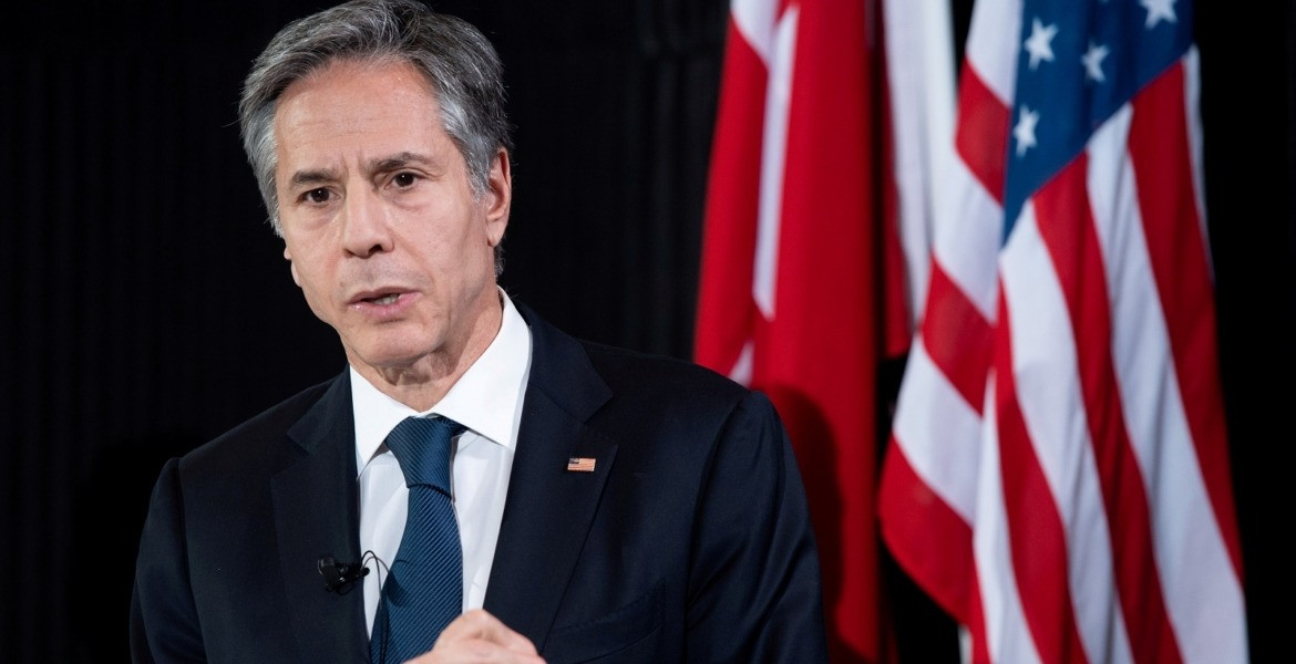 "بلينكن" يطالب الحوثيين بالإفراج عن 12 يمنيا كانوا يعملون في الممثلية الأمريكية