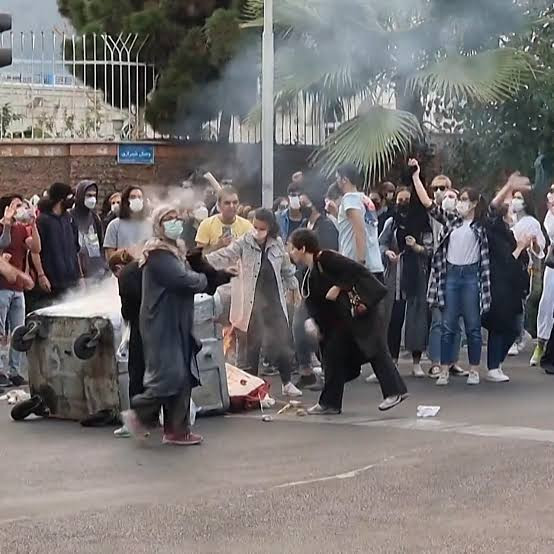 الأمن الإيراني يقتل 8 متظاهرين خلال يوم واحد ووصول عدد القتلى لـ252 شخصا