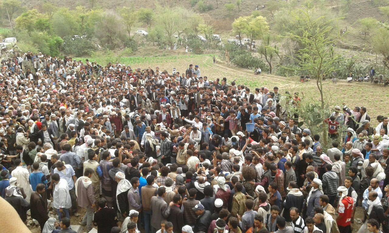 قتلى وجرحى باشتباكات بين الحوثيين ومسلحين قبليين وسط اليمن