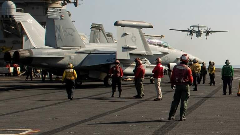 واشنطن تسحب حاملة طائراتها الوحيدة في الشرق الأوسط