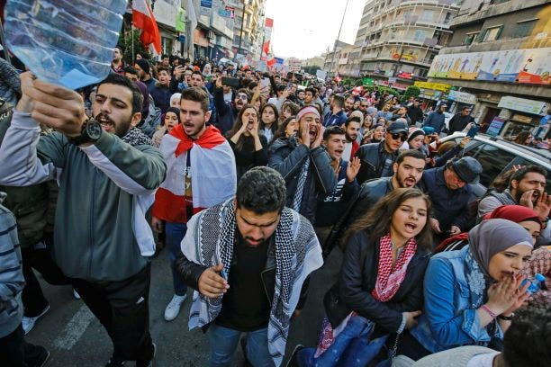 لبنان.. أسبوع غضب وتلويح بالإضراب ومهلة 48 ساعة لتأليف الحكومة