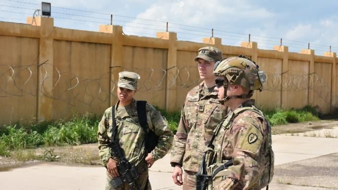 العراق.. رغبة أمريكية في البقاء وحلفاء طهران يهددون