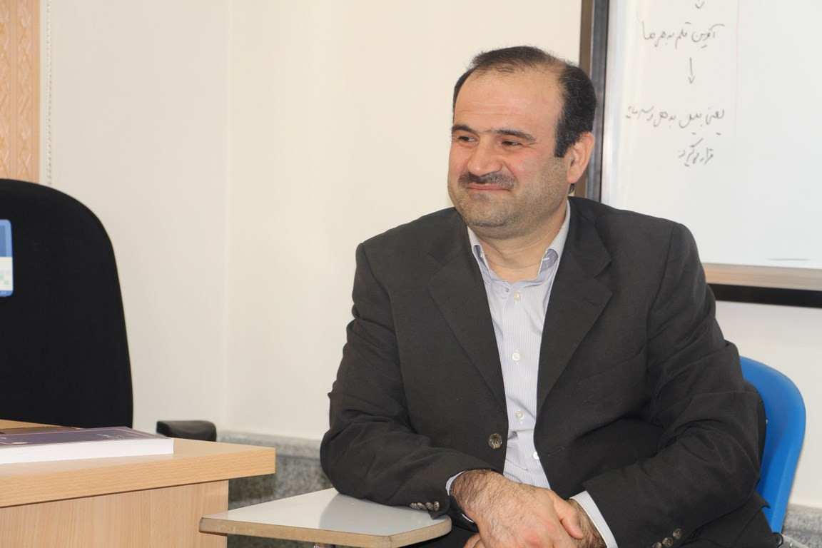 تأكيد استقالة رئيس هيئة البورصة الإيرانية بعد سرقة المستثمرين