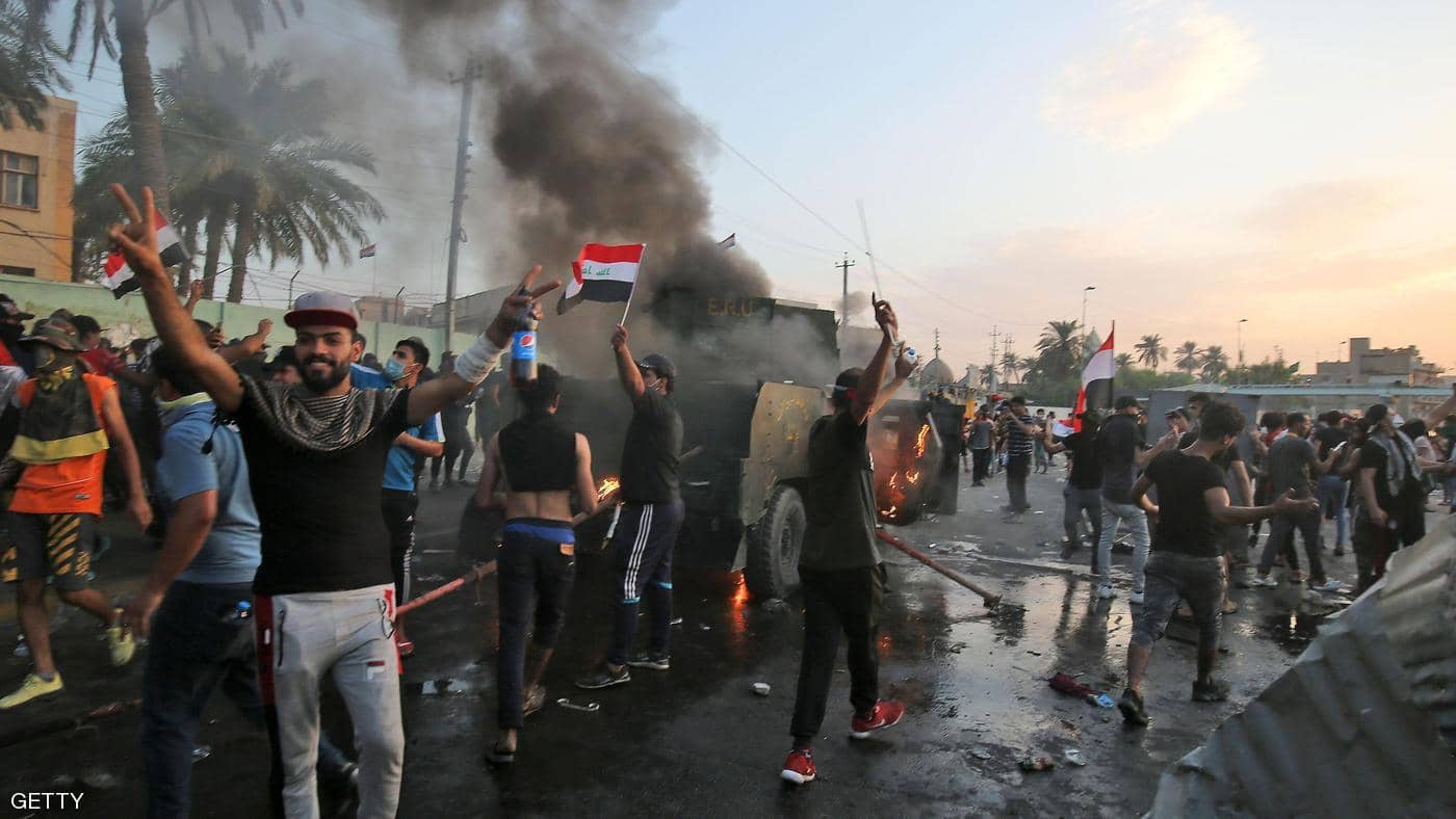 100 قتيل و4 آلاف جريح حصيلة أربعة أيام من احتجاجات العراق.. وهدوء حذر في بغداد