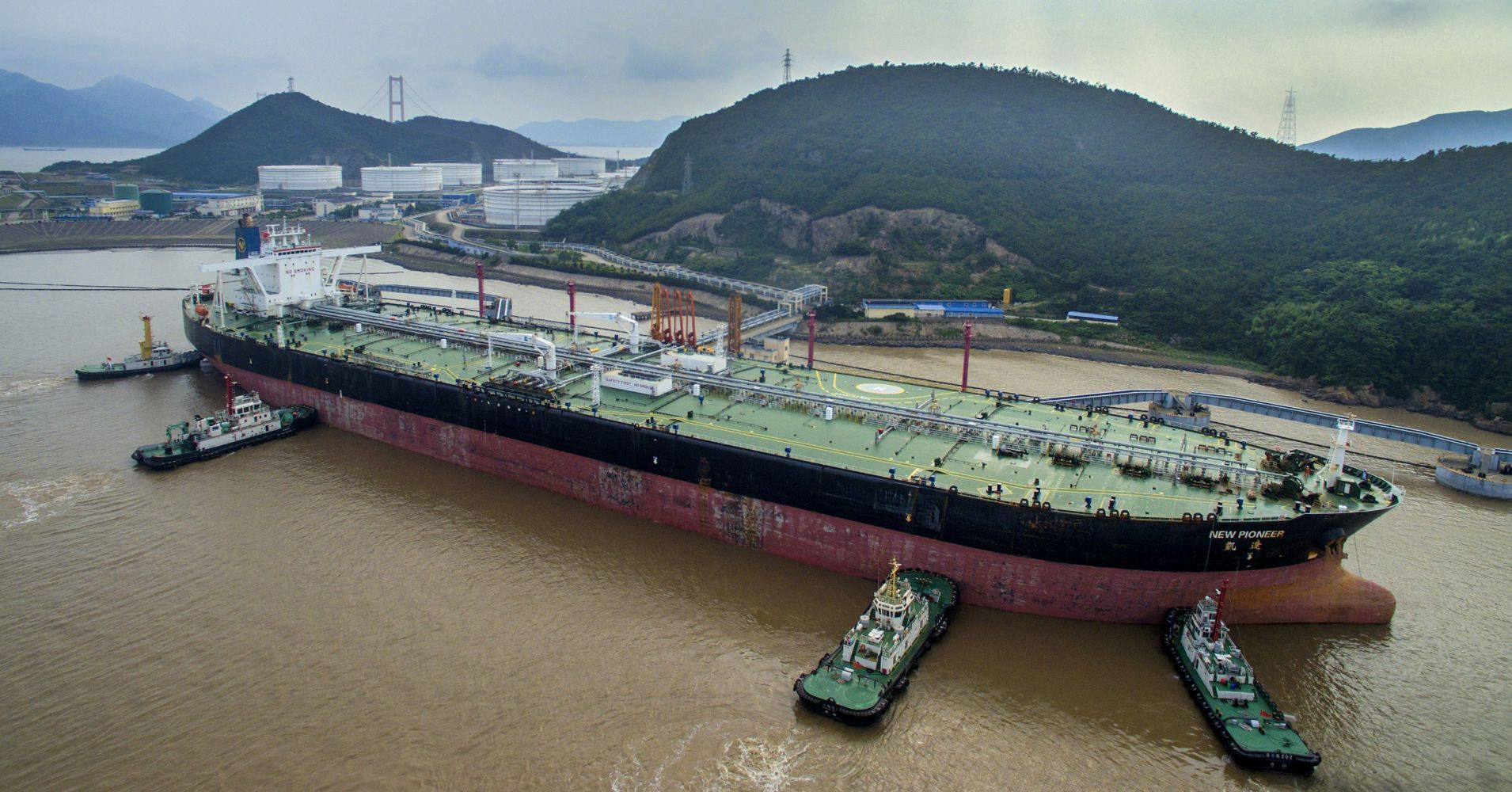 أمريكا توجه تحذيرا لشركات صينية بسبب إيران