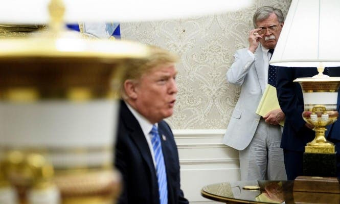 "صقر الحروب" في البيت الأبيض.. ما أبرز خلافاته مع ترامب؟