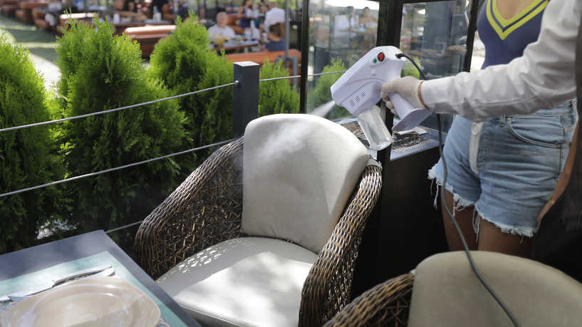 "ثورة حطام الكراسي والطاولات".. إعلان العصيان المدني السياحي في لبنان